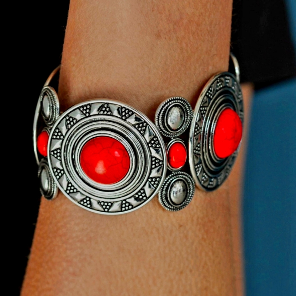 RED STONE SILVER SUNBURST DESIGN BRACELET